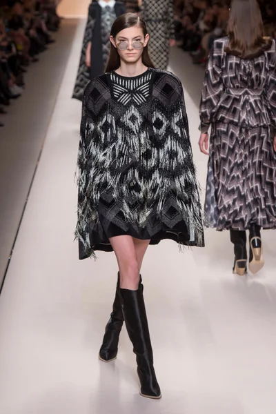 Look 45